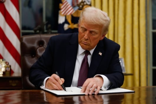 Trump signs executive order