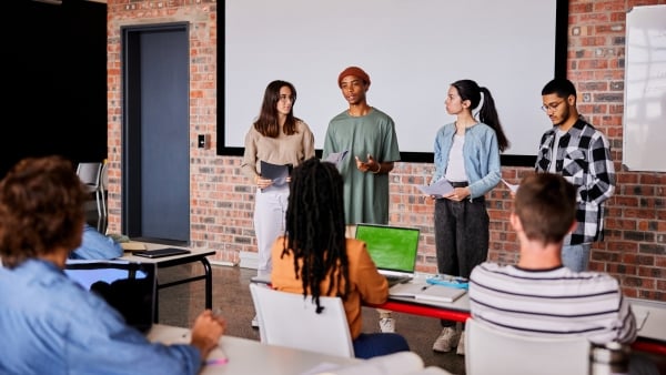 Oito melhores práticas no ensino de estudos de caso para faculdades