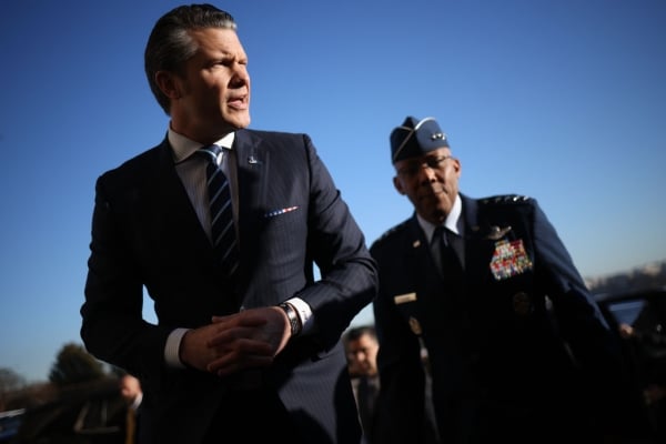 Hegseth ordena academias militares para perfazer com a ação afirmativa