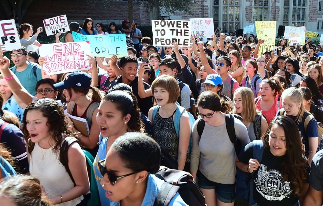 Student protest Trump