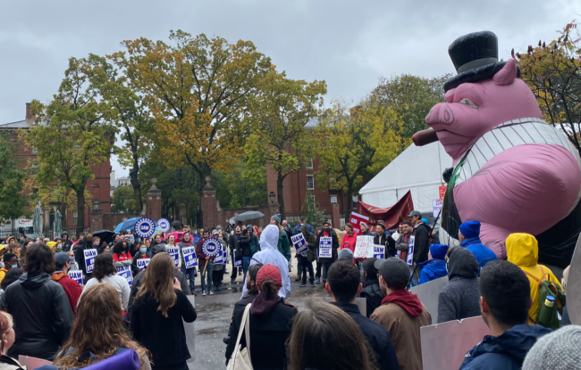 As Columbia's Endowment Grows to $14 Billion, Student Workers Demand Living  Wage