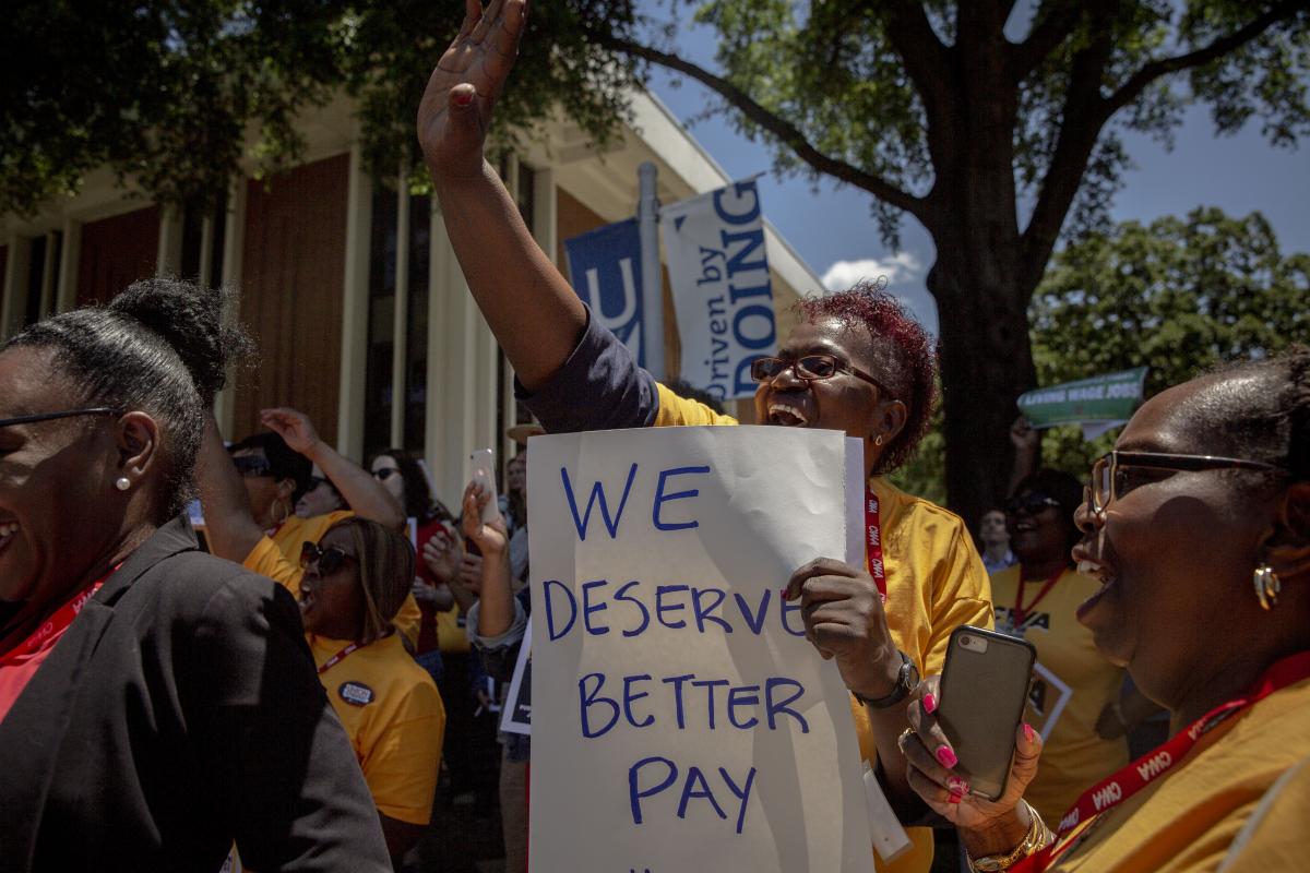U of Memphis raises minimum wage to 15